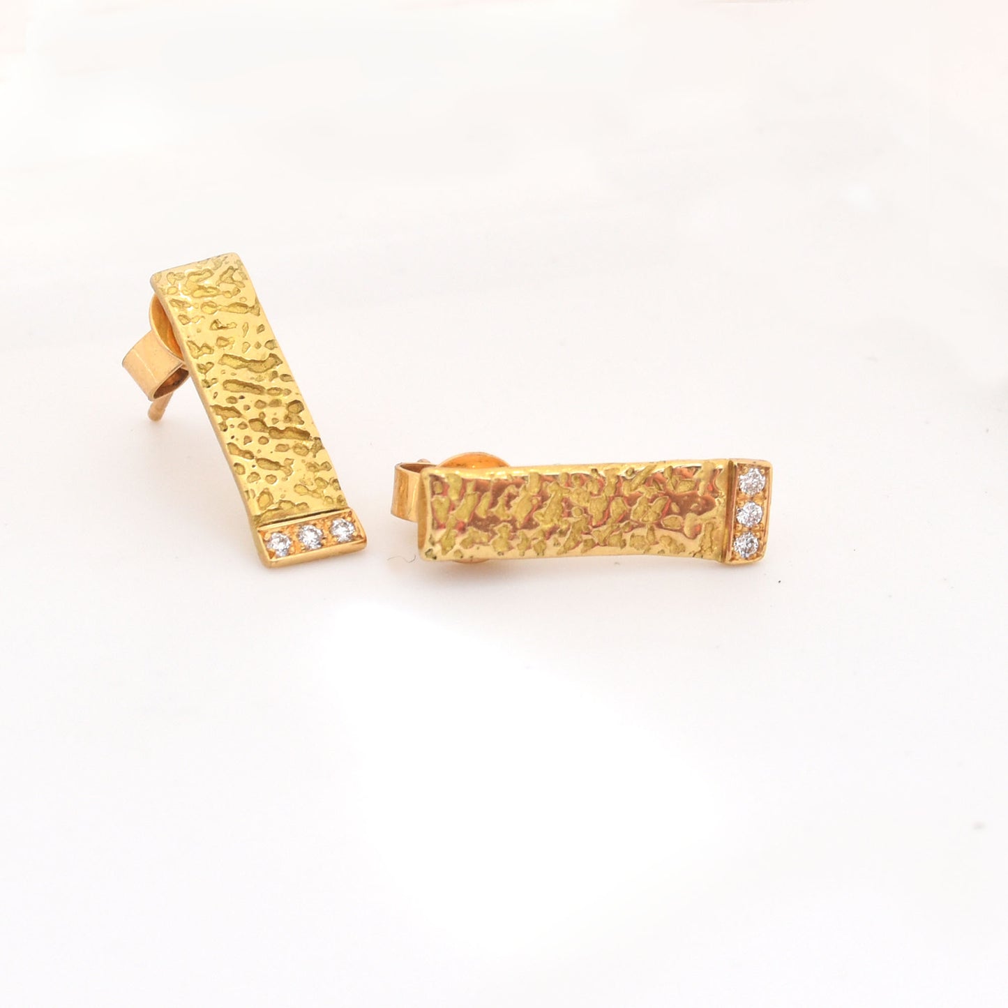 Cuttlefish Diamond Pave Bar Studs - 18K Rose Gold
