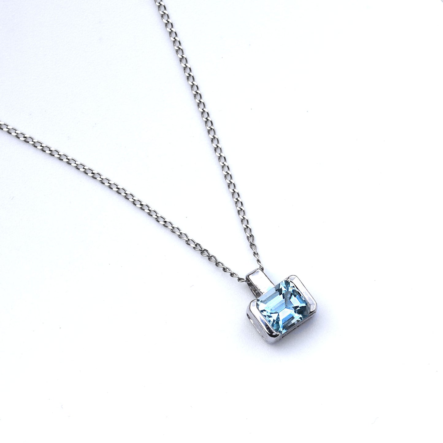 Persia Birthstone Pendant - Aquamarine